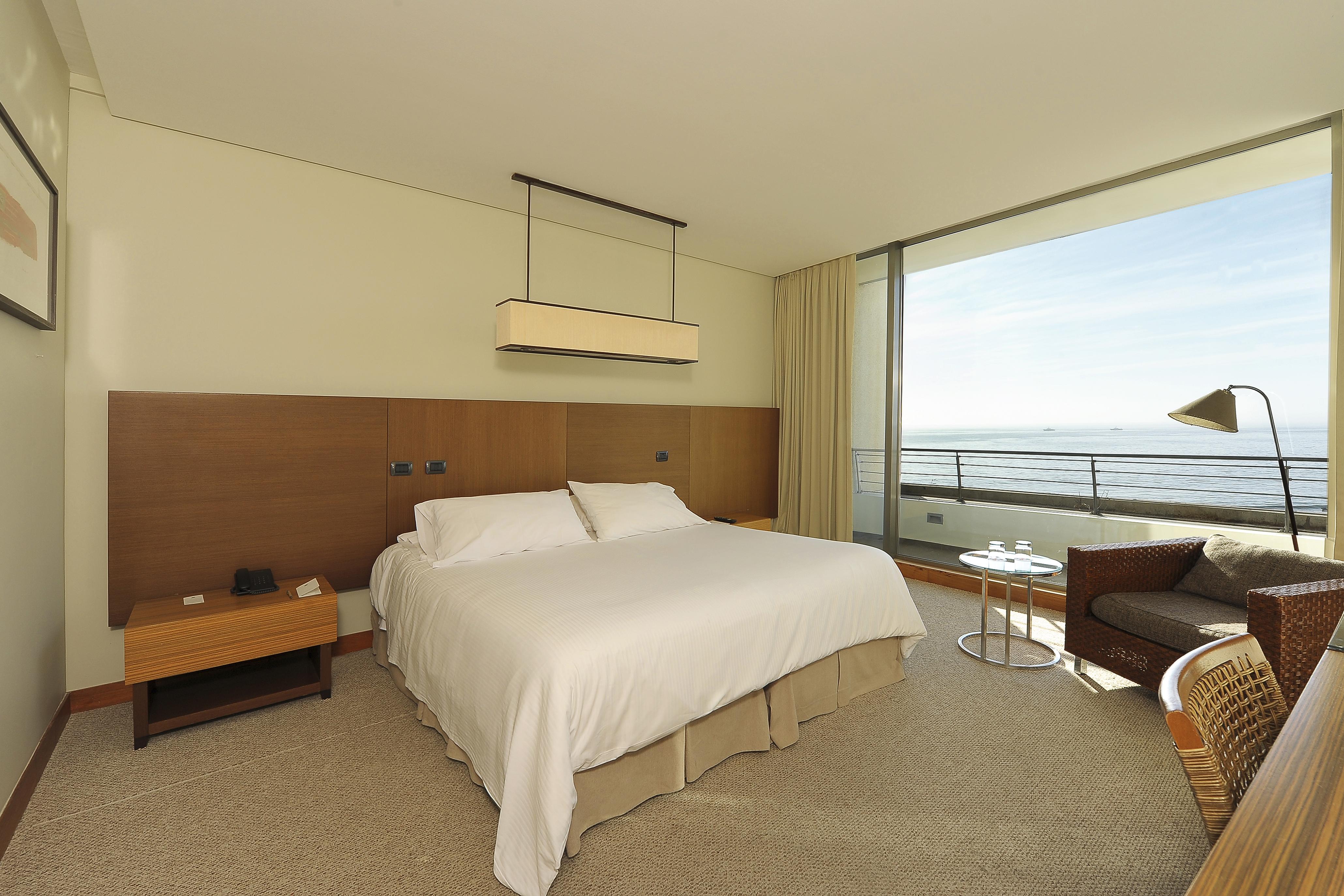 מלון Enjoy קוקימבו מראה חיצוני תמונה A bedroom at the InterContinental Santiago