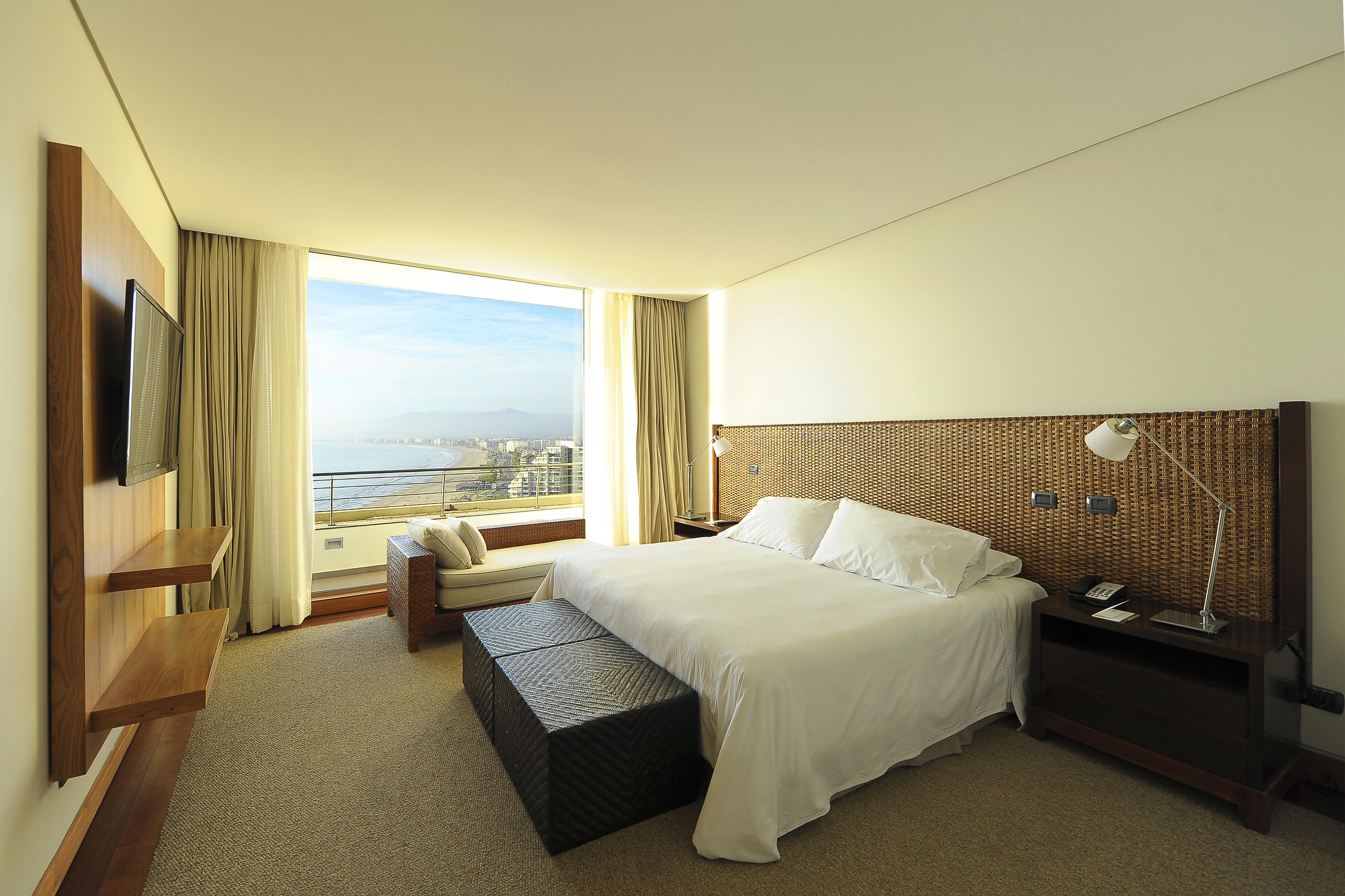 מלון Enjoy קוקימבו מראה חיצוני תמונה A bedroom at the Sheraton Lima Hotel