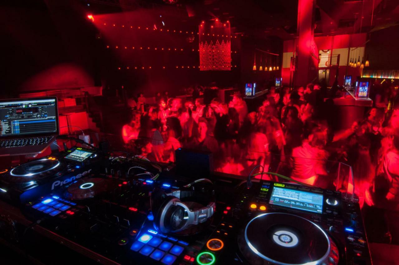 מלון Enjoy קוקימבו מראה חיצוני תמונה The nightclub
